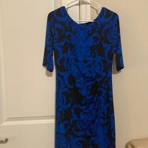 Mid sleeve blue and black dress